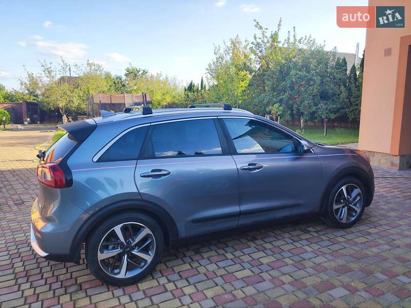 Внедорожник / Кроссовер Kia Niro 2017 в Ровно