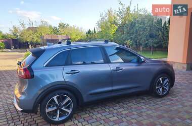 Внедорожник / Кроссовер Kia Niro 2017 в 