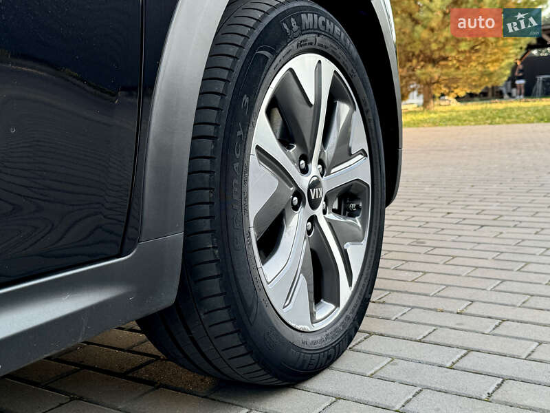 Позашляховик / Кросовер Kia Niro 2020 в Києві фото 34 Позашляховик / Кросовер Kia Niro 2020 в Києві