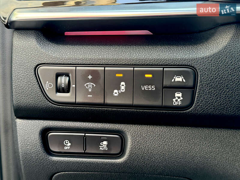 Позашляховик / Кросовер Kia Niro 2020 в Києві фото 48 Позашляховик / Кросовер Kia Niro 2020 в Києві