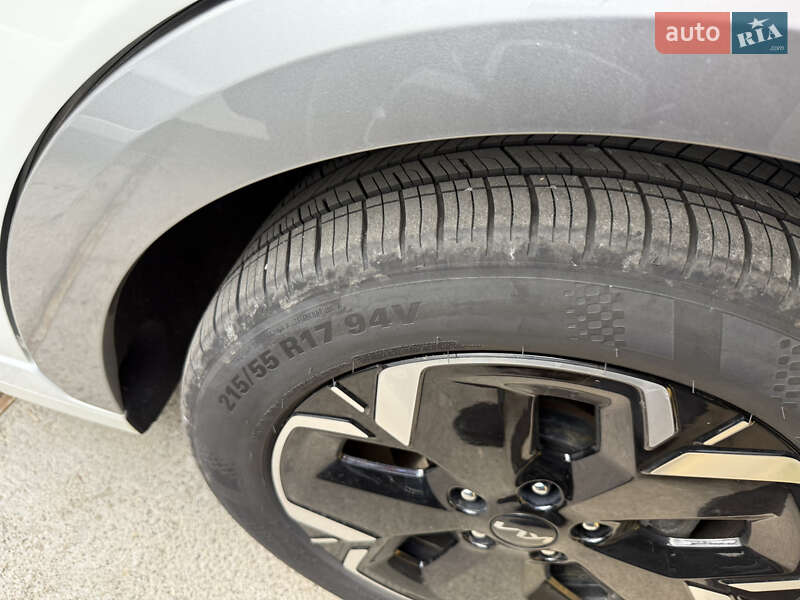 Позашляховик / Кросовер Kia Niro 2022 в Умані