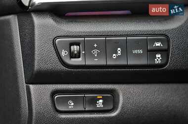 Позашляховик / Кросовер Kia Niro 2020 в 