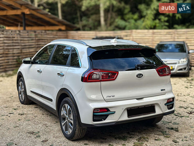 Позашляховик / Кросовер Kia Niro 2019 в Бродах фото 17 Позашляховик / Кросовер Kia Niro 2019 в Бродах