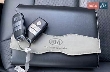 Внедорожник / Кроссовер Kia Niro 2020 в 