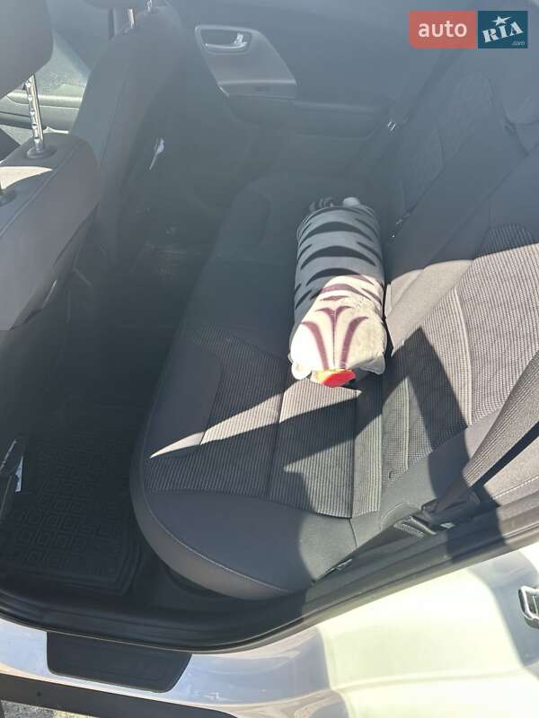 Внедорожник / Кроссовер Kia Niro 2016 в Звенигородке фото 3 Внедорожник / Кроссовер Kia Niro 2016 в Звенигородке