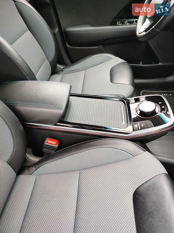 Позашляховик / Кросовер Kia Niro 2021 в Ірпені