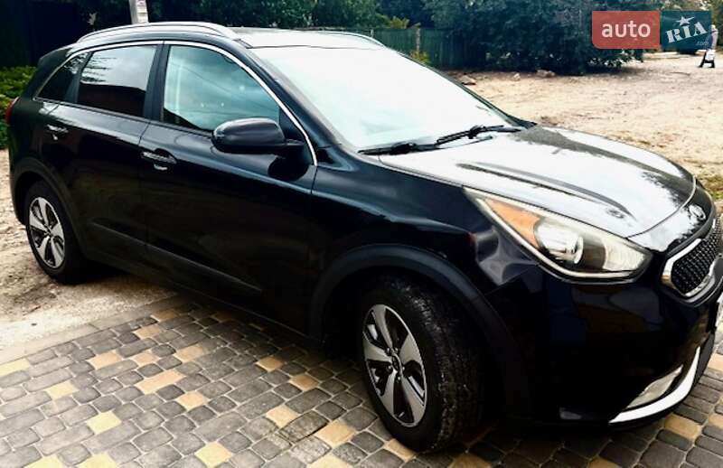 Внедорожник / Кроссовер Kia Niro 2017 в Запорожье
