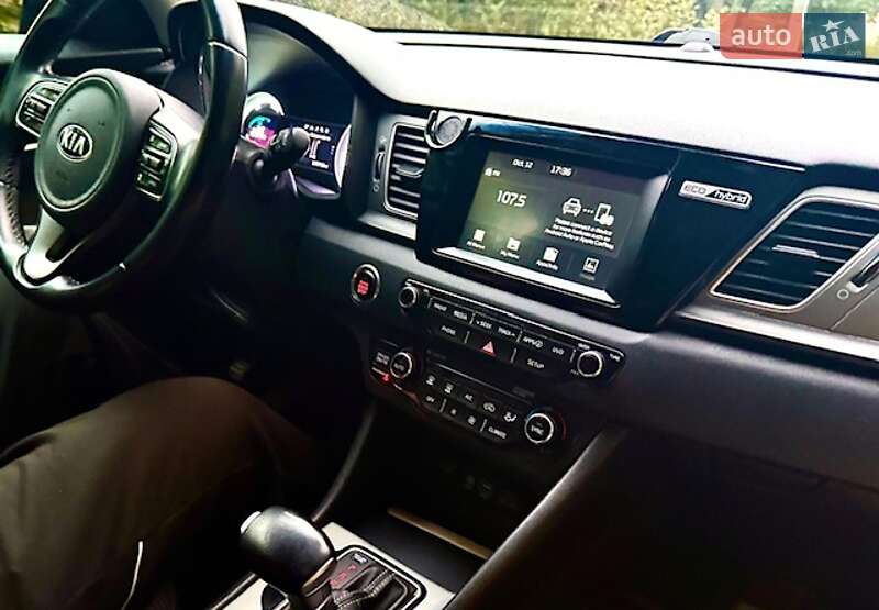 Внедорожник / Кроссовер Kia Niro 2017 в Запорожье