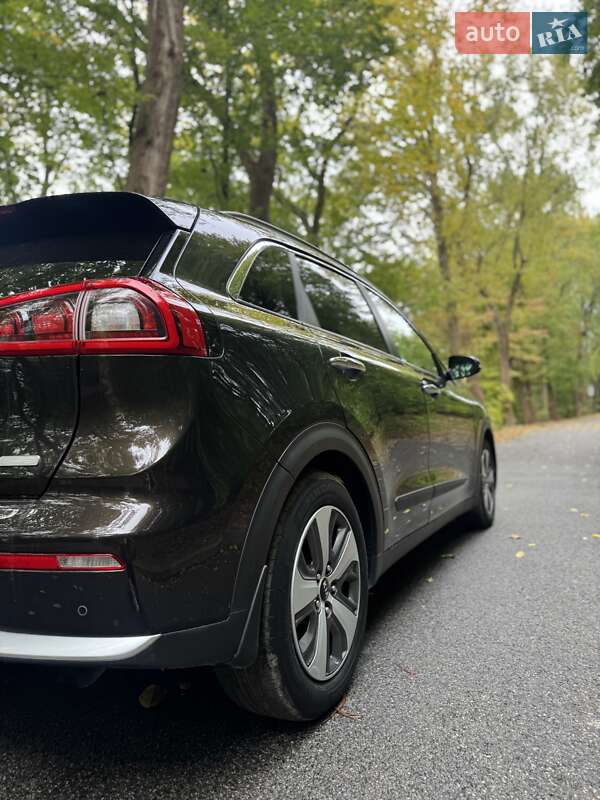 Позашляховик / Кросовер Kia Niro 2018 в Тернополі