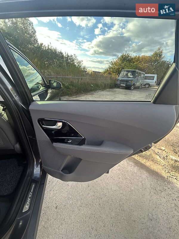 Позашляховик / Кросовер Kia Niro 2020 в Львові