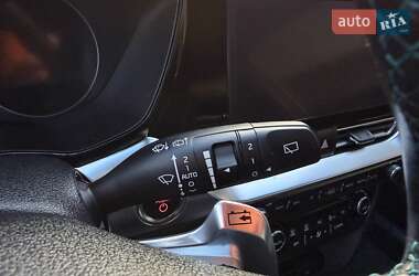 Внедорожник / Кроссовер Kia Niro 2022 в 