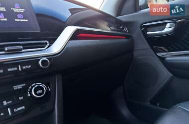 Внедорожник / Кроссовер Kia Niro 2022 в 
