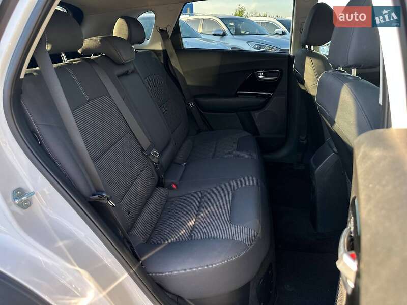 Позашляховик / Кросовер Kia Niro 2020 в Києві фото 15 Позашляховик / Кросовер Kia Niro 2020 в Києві
