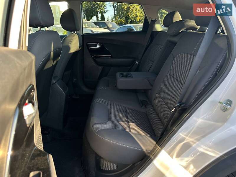 Позашляховик / Кросовер Kia Niro 2020 в Києві фото 17 Позашляховик / Кросовер Kia Niro 2020 в Києві