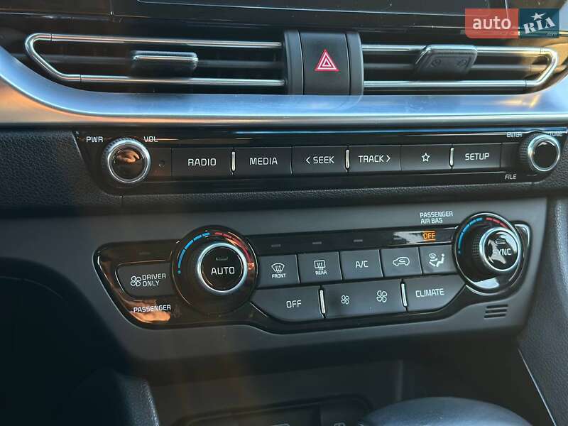 Позашляховик / Кросовер Kia Niro 2020 в Києві фото 27 Позашляховик / Кросовер Kia Niro 2020 в Києві