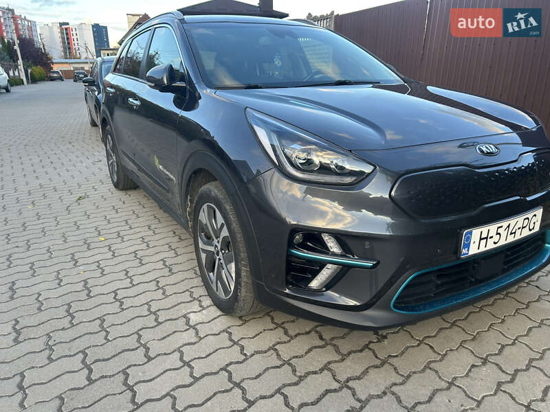 Внедорожник / Кроссовер Kia Niro 2020 в Хмельницком