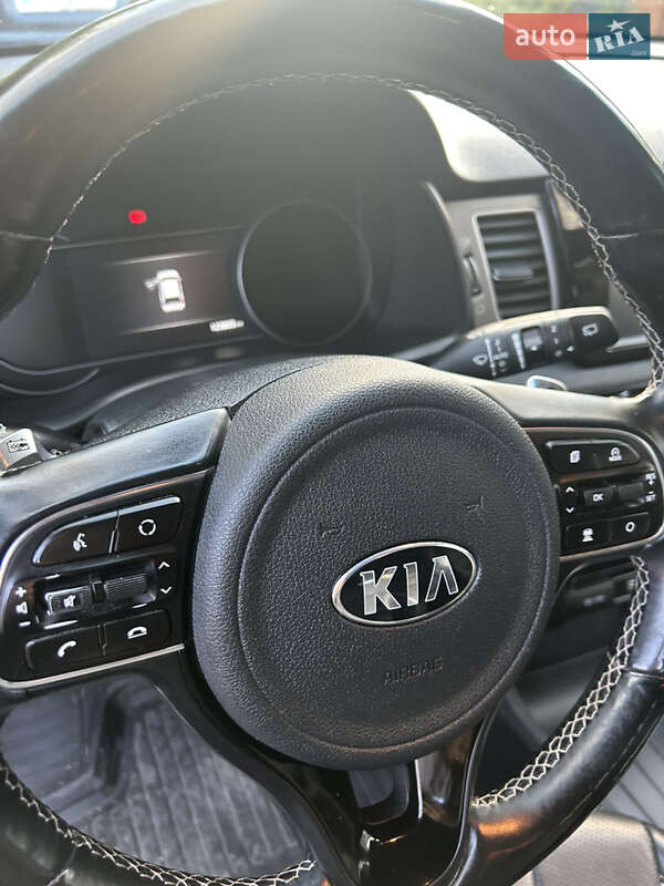 Внедорожник / Кроссовер Kia Niro 2020 в Хмельницком