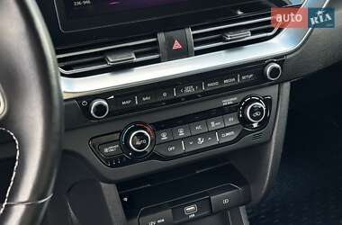 Внедорожник / Кроссовер Kia Niro 2022 в 