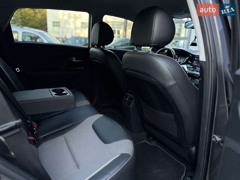 Позашляховик / Кросовер Kia Niro 2020 в Івано-Франківську