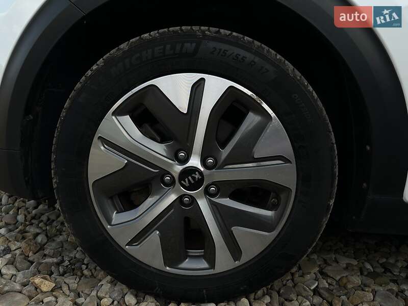Внедорожник / Кроссовер Kia Niro 2020 в Львове фото 24 Внедорожник / Кроссовер Kia Niro 2020 в Львове
