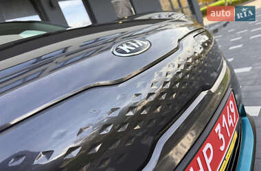 Позашляховик / Кросовер Kia Niro 2020 в  фото 6 Позашляховик / Кросовер Kia Niro 2020 в