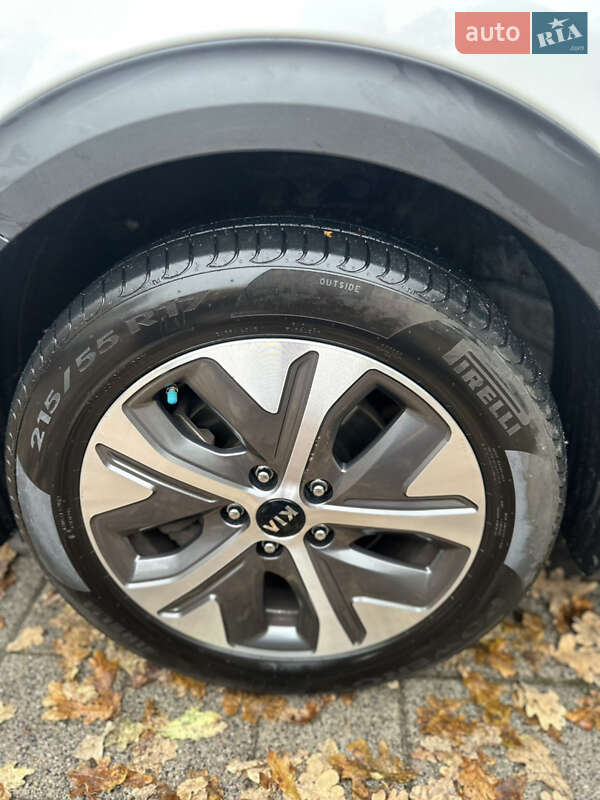 Внедорожник / Кроссовер Kia Niro 2020 в Ирпене