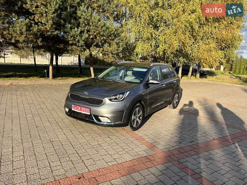 Позашляховик / Кросовер Kia Niro 2018 в  фото Позашляховик / Кросовер Kia Niro 2018 в