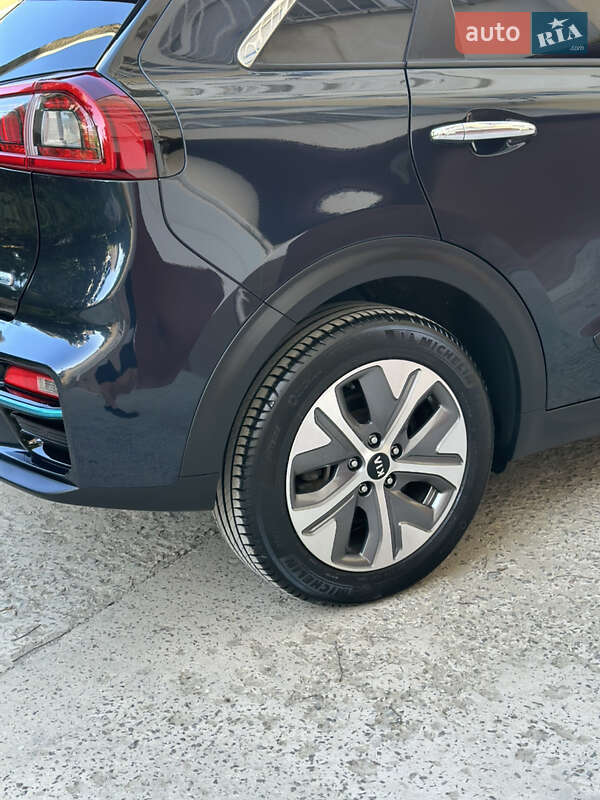 Позашляховик / Кросовер Kia Niro 2019 в Івано-Франківську