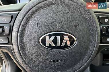 Внедорожник / Кроссовер Kia Niro 2021 в 