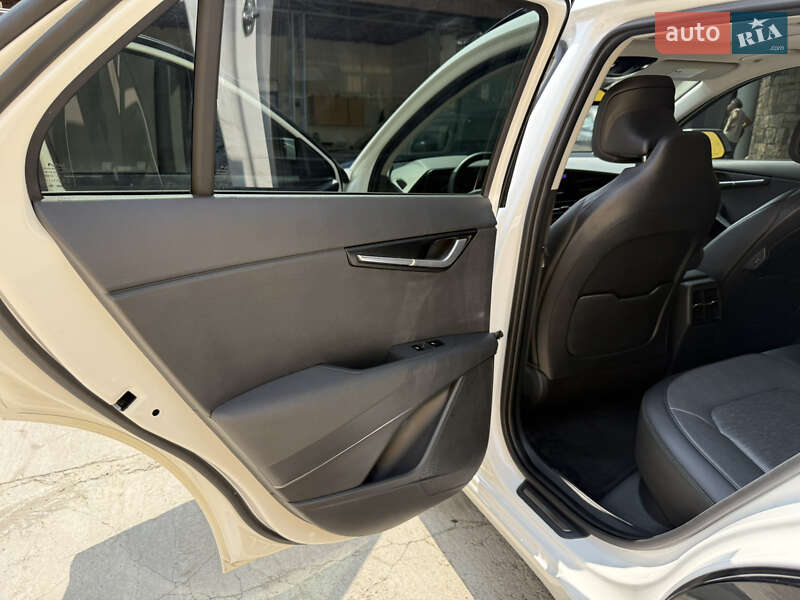 Позашляховик / Кросовер Kia Niro 2023 в Умані