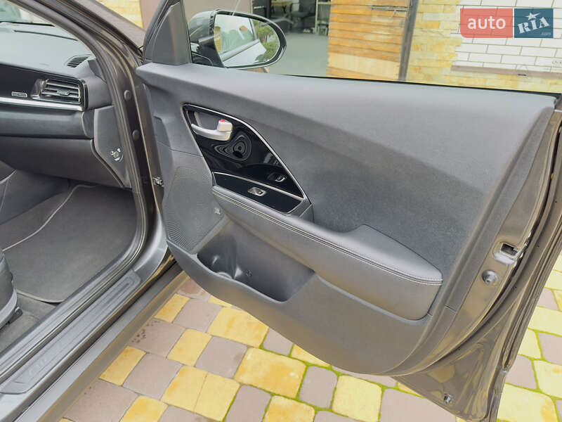 Позашляховик / Кросовер Kia Niro 2021 в Козятині