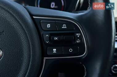 Внедорожник / Кроссовер Kia Niro 2021 в 