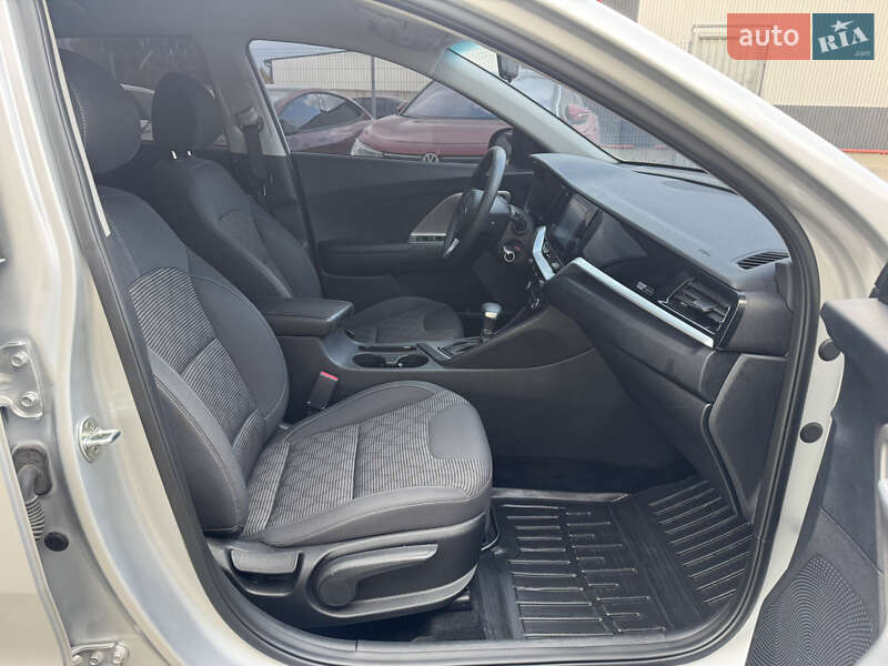 Позашляховик / Кросовер Kia Niro 2020 в Луцьку фото 20 Позашляховик / Кросовер Kia Niro 2020 в Луцьку