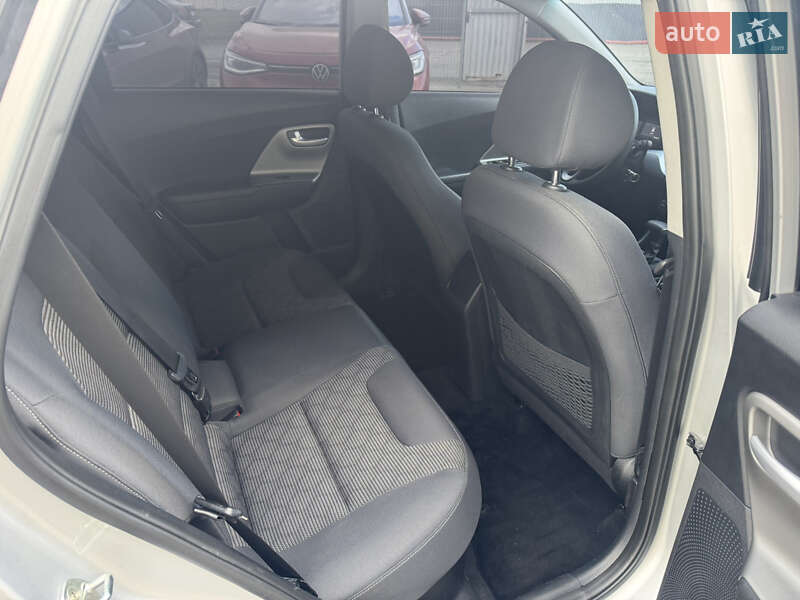 Позашляховик / Кросовер Kia Niro 2020 в Луцьку фото 28 Позашляховик / Кросовер Kia Niro 2020 в Луцьку