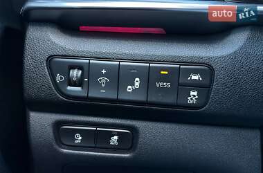 Внедорожник / Кроссовер Kia Niro 2020 в 