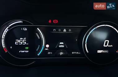 Внедорожник / Кроссовер Kia Niro 2020 в 