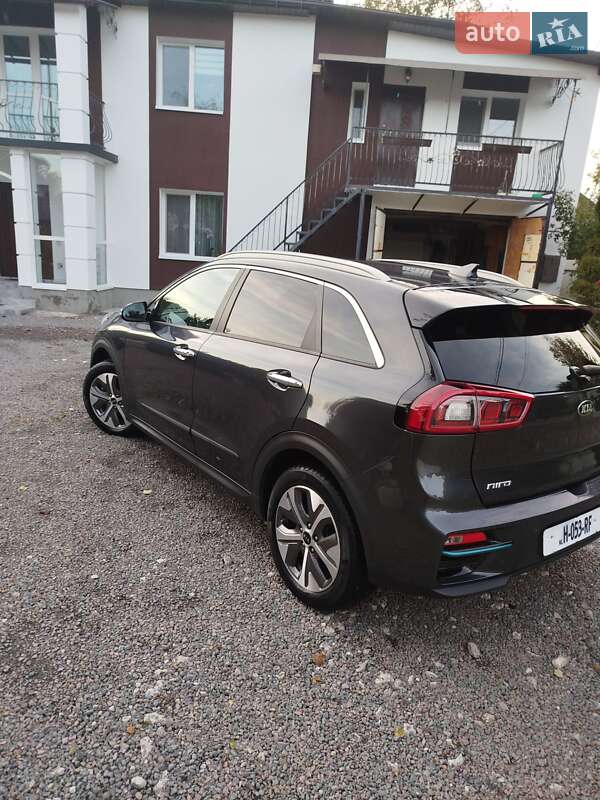 Внедорожник / Кроссовер Kia Niro 2019 в Львове фото 8 Внедорожник / Кроссовер Kia Niro 2019 в Львове
