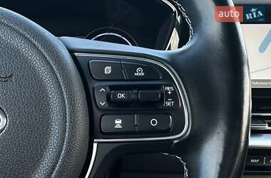 Позашляховик / Кросовер Kia Niro 2020 в  фото 46 Позашляховик / Кросовер Kia Niro 2020 в