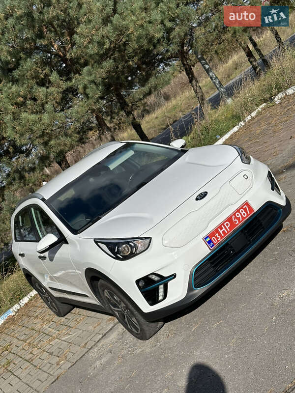 Позашляховик / Кросовер Kia Niro 2020 в Львові фото 17 Позашляховик / Кросовер Kia Niro 2020 в Львові