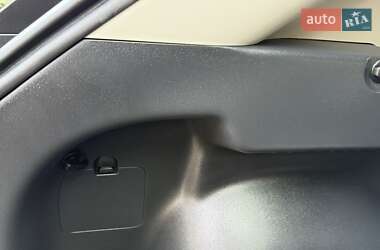 Внедорожник / Кроссовер Kia Niro 2023 в 