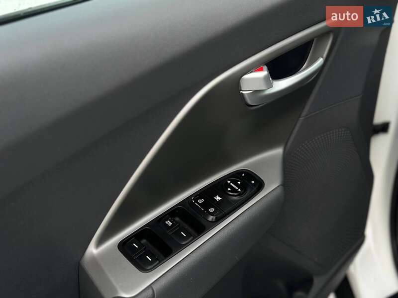 Позашляховик / Кросовер Kia Niro 2018 в Одесі