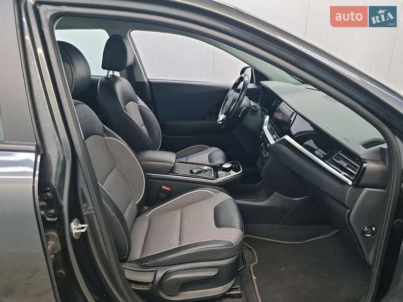 Внедорожник / Кроссовер Kia Niro 2021 в Хмельницком