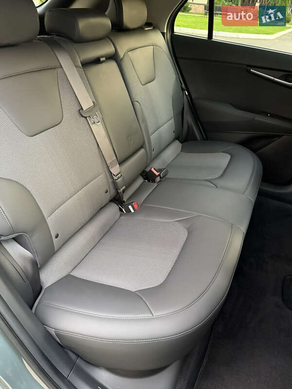 Внедорожник / Кроссовер Kia Niro 2023 в Киеве