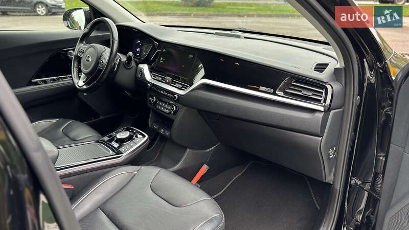 Внедорожник / Кроссовер Kia Niro 2020 в Млинове