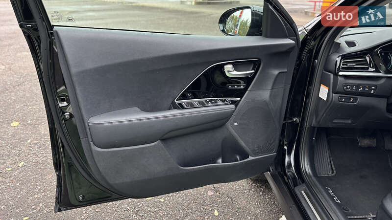 Внедорожник / Кроссовер Kia Niro 2020 в Млинове