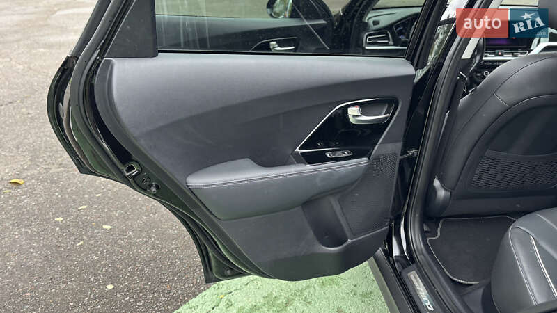 Внедорожник / Кроссовер Kia Niro 2020 в Млинове