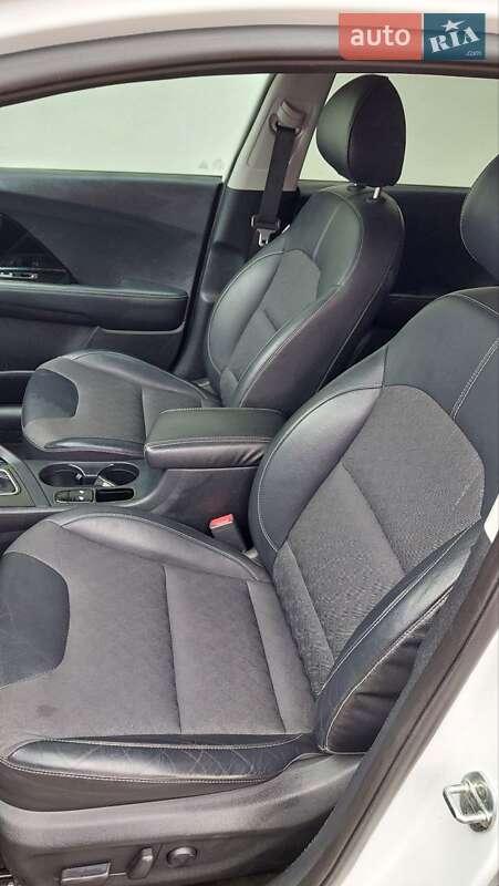 Внедорожник / Кроссовер Kia Niro 2018 в Тысменице фото 13 Внедорожник / Кроссовер Kia Niro 2018 в Тысменице