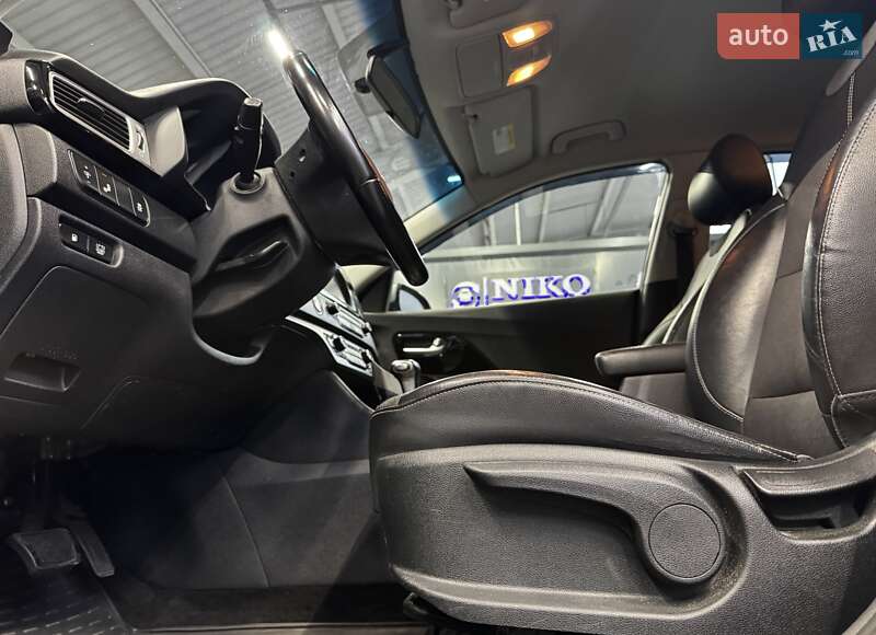 Внедорожник / Кроссовер Kia Niro 2017 в Киеве фото 28 Внедорожник / Кроссовер Kia Niro 2017 в Киеве