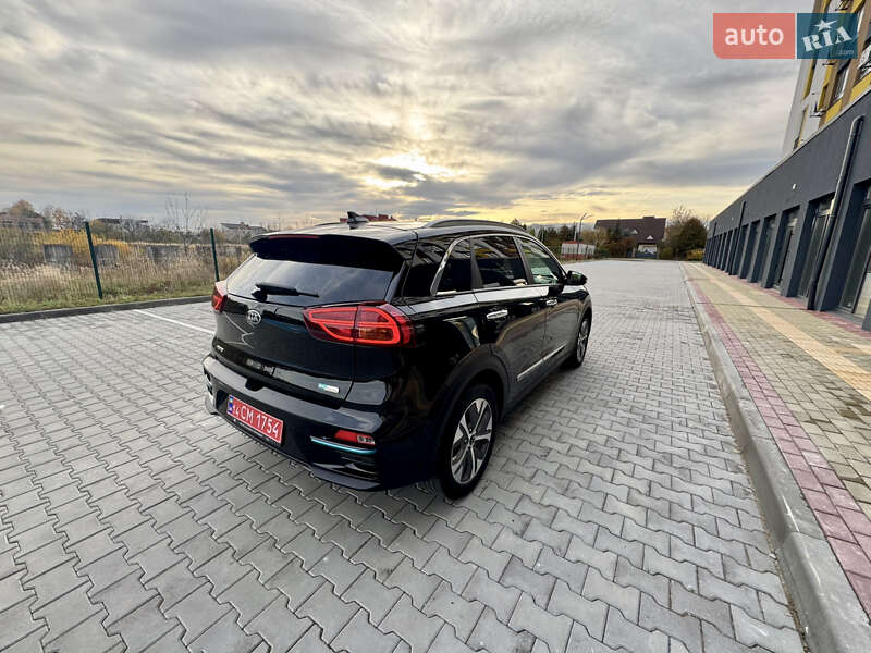 Внедорожник / Кроссовер Kia Niro 2020 в Луцке фото 6 Внедорожник / Кроссовер Kia Niro 2020 в Луцке