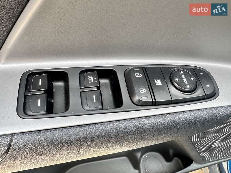 Внедорожник / Кроссовер Kia Niro 2018 в Новом Роздоле